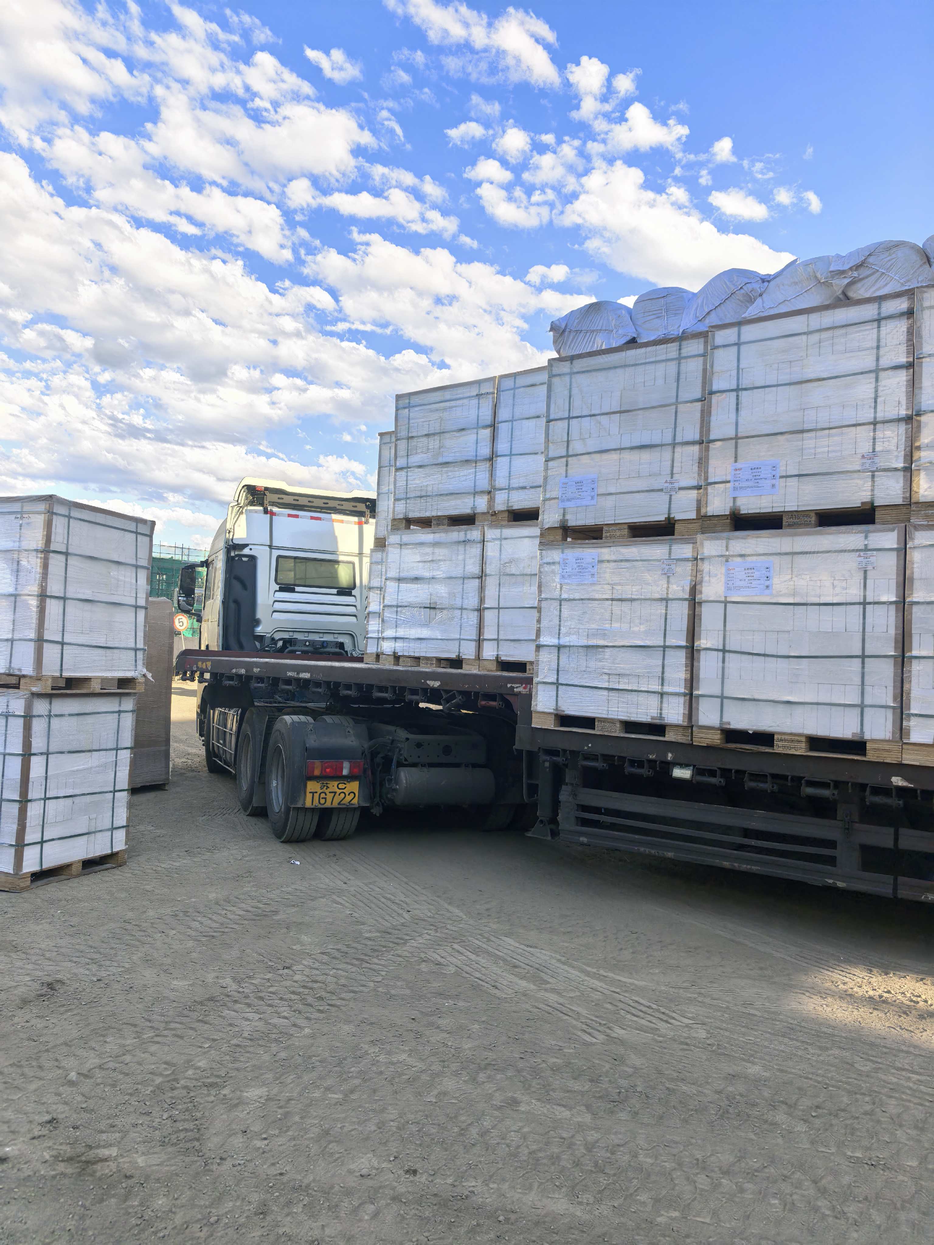 硅酸鈣板是玻璃陶瓷廠的保溫好搭檔